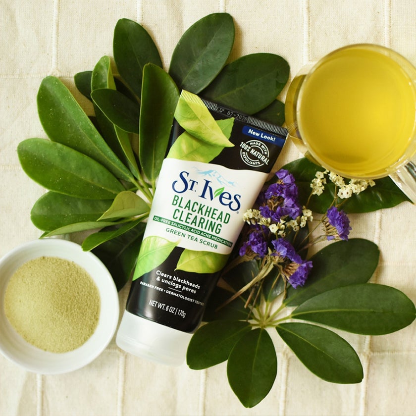 St. Ives Blackhead Clearing Face Scrub With Green Tea & Bamboo 170g