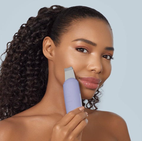 Geske SmartAppGuided 9-in-1 MicroCurrent Skin Scrubber & Blackheads Remover In Purple Color