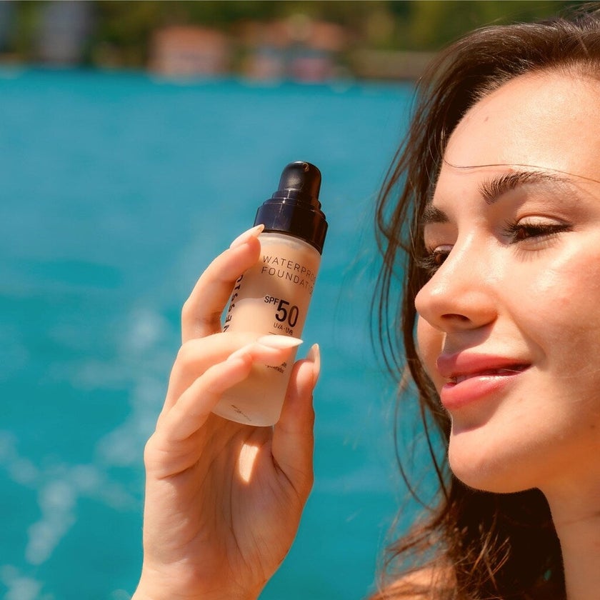 Vanessium SPF50 Waterproof Foundation 30ml - Shade 01