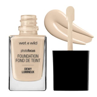 Wet n Wild Photo Focus Dewy Foundation - Soft Ivory