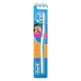 Oral-B Classic Toothbrush - Medium